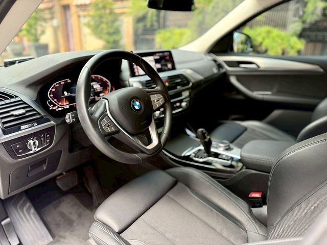 BMW寶馬 X4 XDRIVE20I  第5張相片