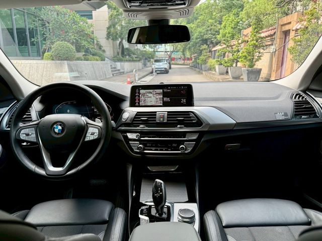 BMW寶馬 X4 XDRIVE20I  第6張相片