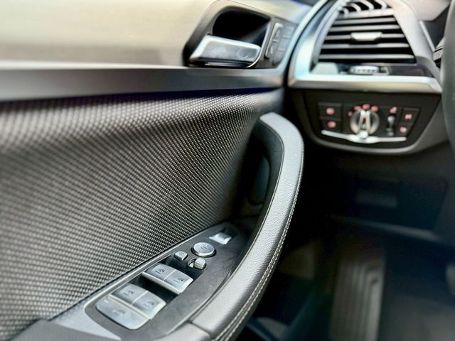 BMW寶馬 X4 XDRIVE20I  第9張相片