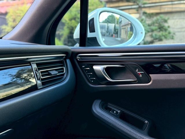 PORSCHE保時捷 MACAN S  第12張相片