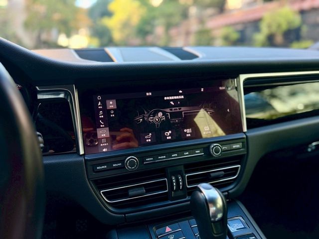 PORSCHE保時捷 MACAN S  第13張相片