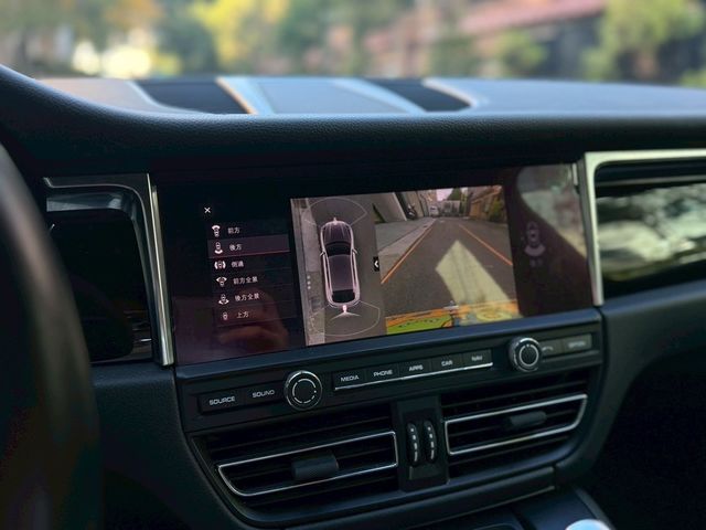 PORSCHE保時捷 MACAN S  第14張相片