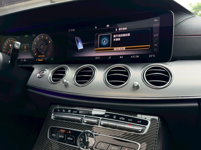 M-BENZ賓士 E53 AMG  第14張相片