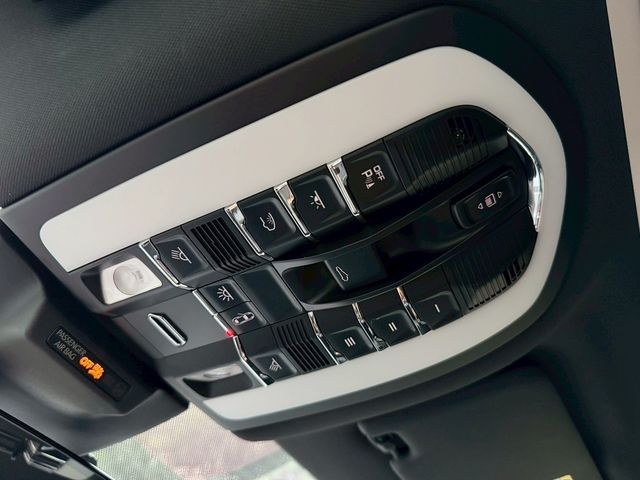 PORSCHE保時捷 MACAN  第11張相片