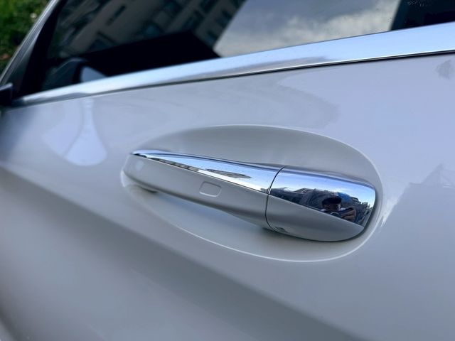 M-BENZ賓士 C300  第5張相片