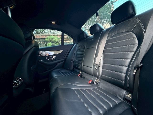 M-BENZ賓士 C300  第13張相片