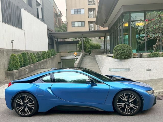 BMW寶馬 I8  第8張相片