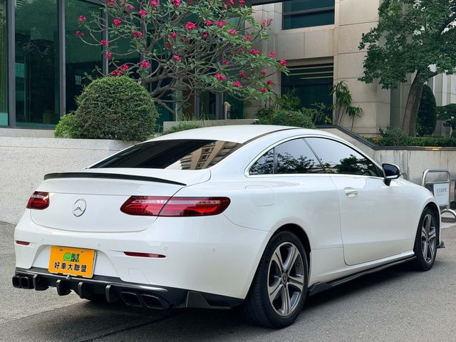 M-BENZ賓士 E200 COUPE  第3張相片