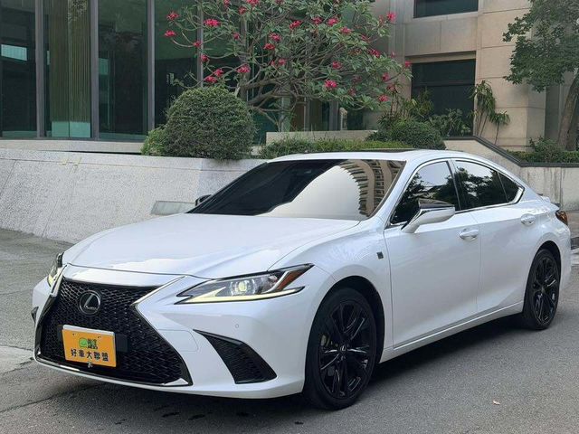 LEXUS凌志 ES300H  第1張相片