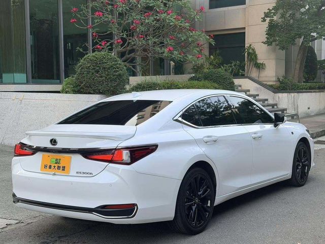 LEXUS凌志 ES300H  第3張相片