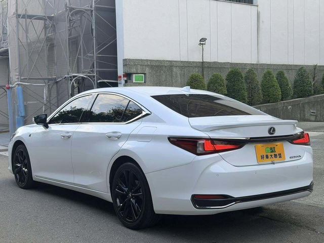 LEXUS凌志 ES300H  第6張相片