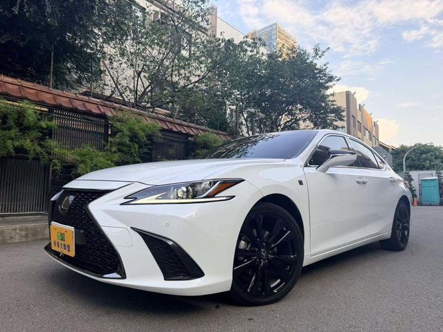 LEXUS凌志 ES300H  第7張相片