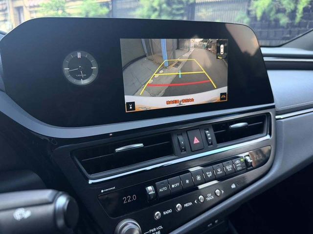 LEXUS凌志 ES300H  第12張相片