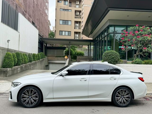 BMW寶馬 330I  第2張相片