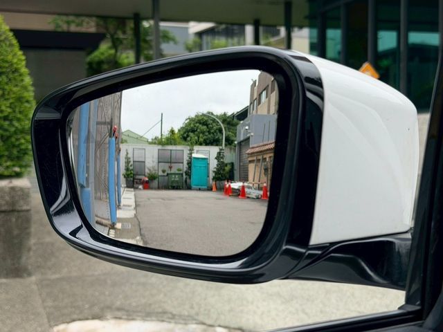 BMW寶馬 330I  第8張相片