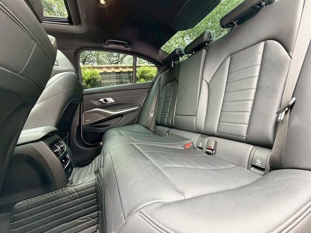 BMW寶馬 330I  第16張相片