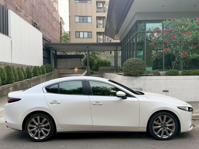 MAZDA馬自達 MAZDA 3  第5張相片