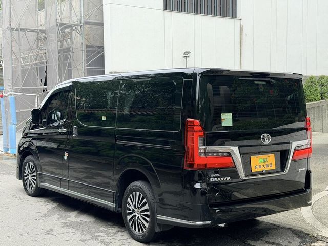 TOYOTA豐田 GRANVIA  第3張相片