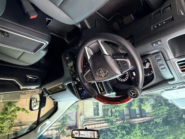 TOYOTA豐田 GRANVIA  第8張相片