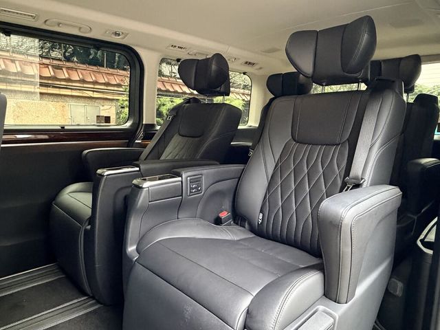 TOYOTA豐田 GRANVIA  第11張相片