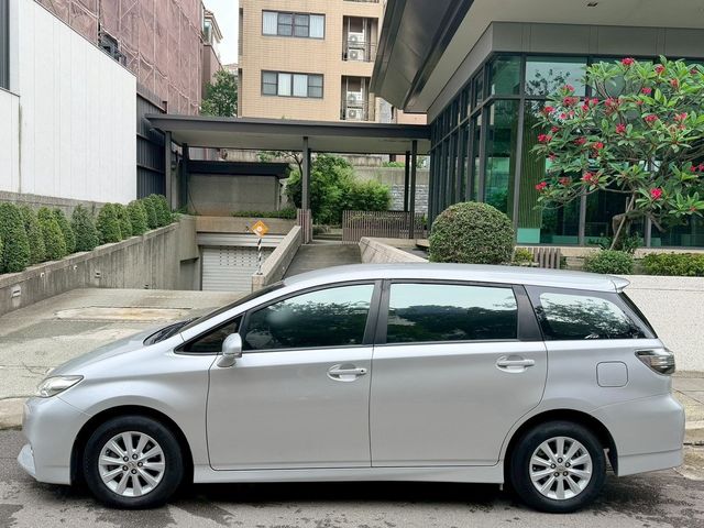 TOYOTA豐田 WISH  第2張相片