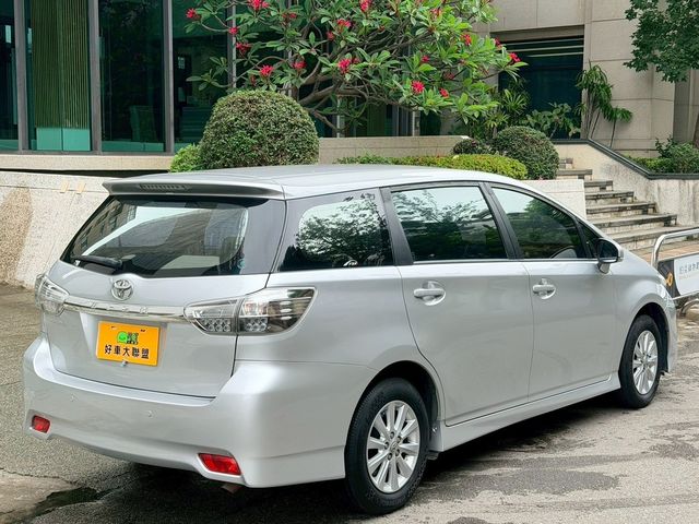 TOYOTA豐田 WISH  第4張相片