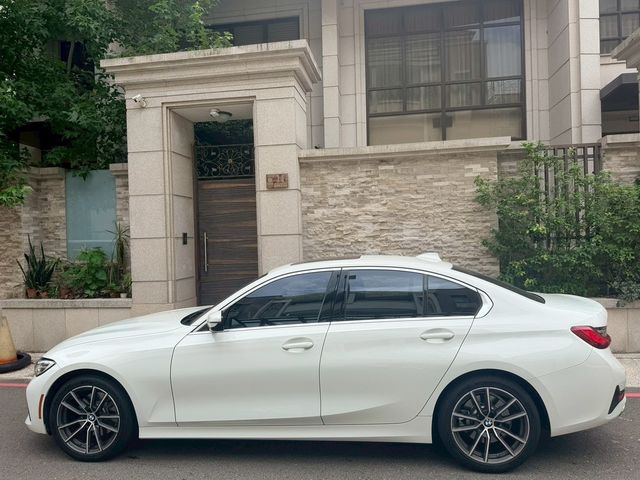 BMW寶馬 330I  第6張相片