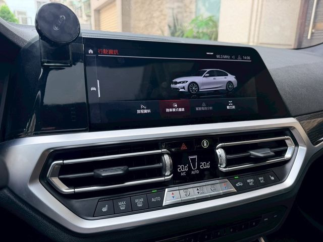 BMW寶馬 330I  第12張相片