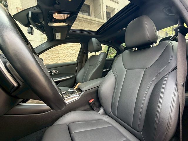 BMW寶馬 330I  第14張相片