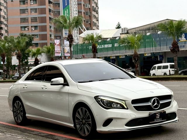 M-BENZ賓士 CLA200  第3張相片
