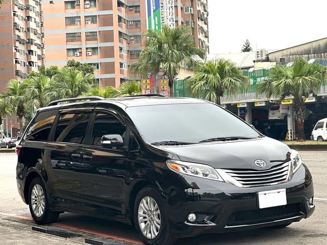 TOYOTA豐田 SIENNA  第3張相片