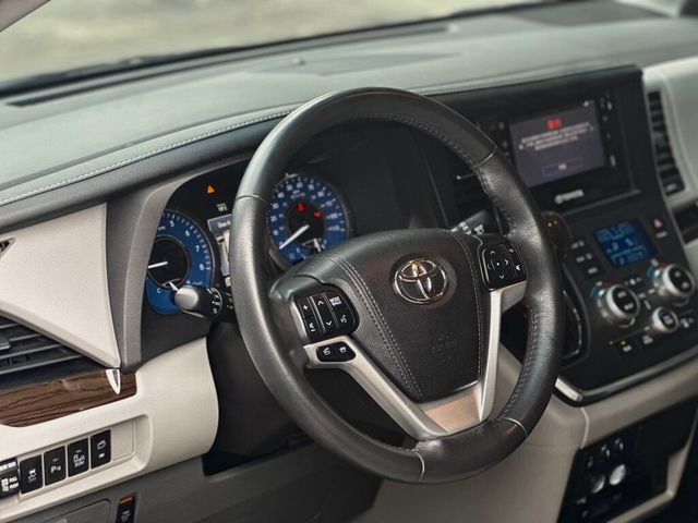 TOYOTA豐田 SIENNA  第8張相片