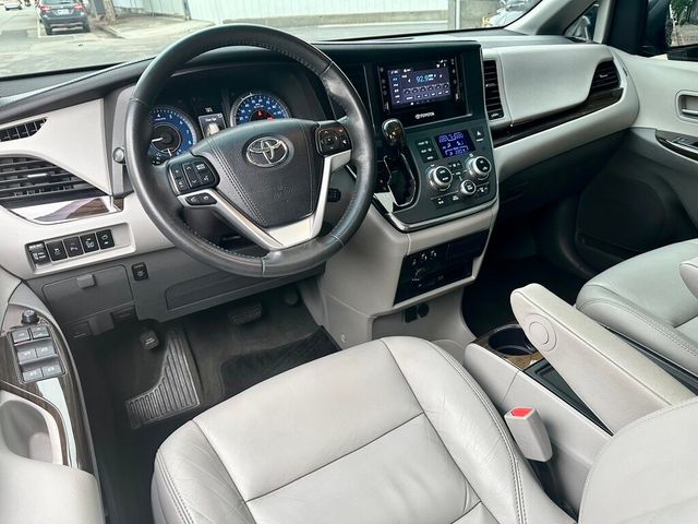 TOYOTA豐田 SIENNA  第9張相片