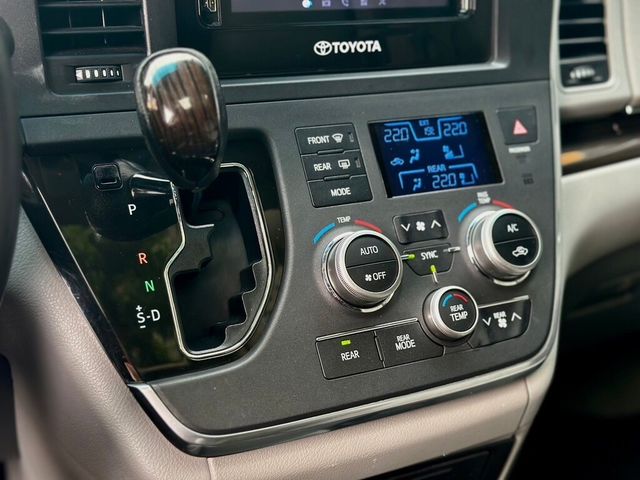 TOYOTA豐田 SIENNA  第16張相片