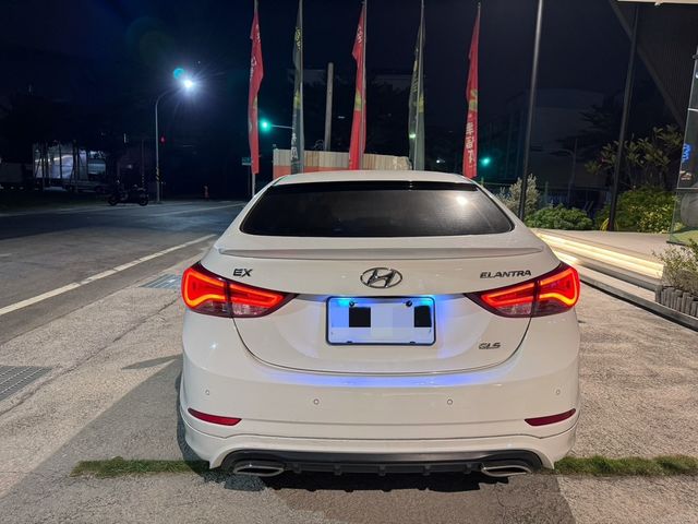 HYUNDAI現代 ELANTRA  第4張相片