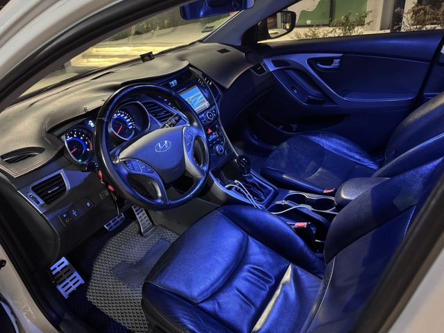 HYUNDAI現代 ELANTRA  第5張相片