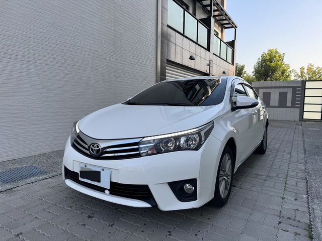 TOYOTA豐田 ALTIS  第2張相片