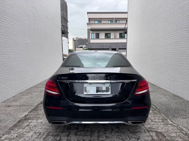 M-BENZ賓士 E300  第4張相片