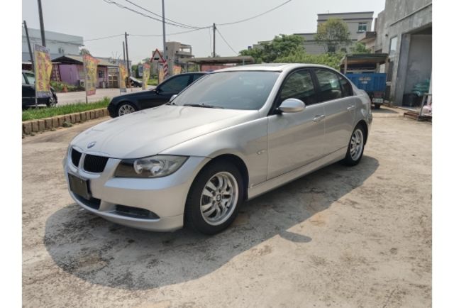 BMW 320i 2005年2000cc  第1張相片