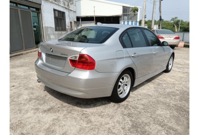 BMW 320i 2005年2000cc  第3張相片