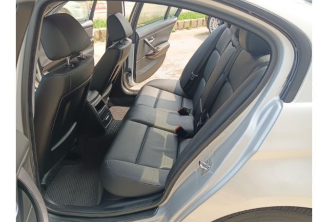 BMW 320i 2005年2000cc  第7張相片