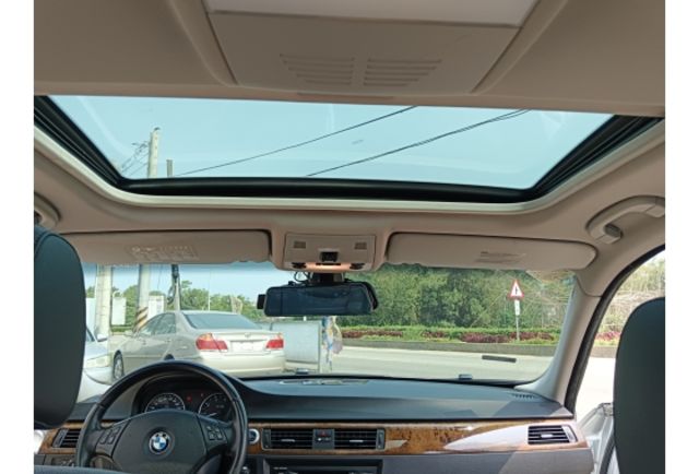 BMW 320i 2005年2000cc  第8張相片
