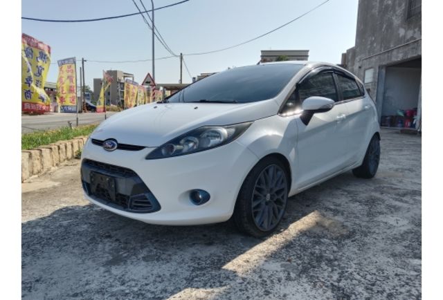 FORD FIESTA 2013年1600cc  第1張相片