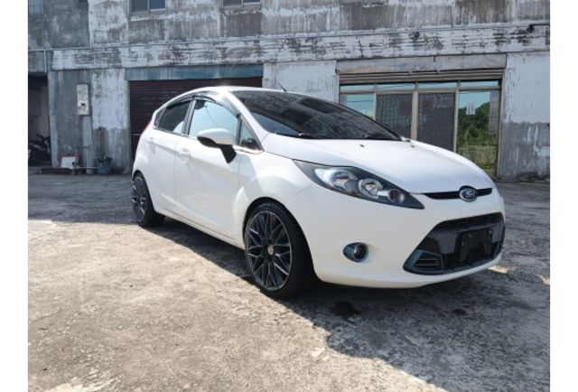 FORD FIESTA 2013年1600cc  第2張相片