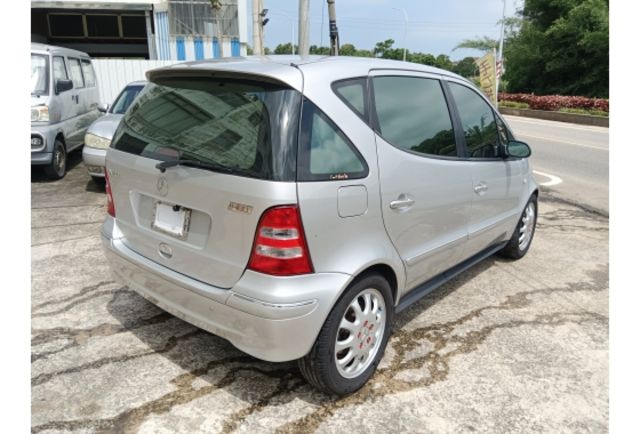 BENZ A190 2002年1900cc  第3張相片