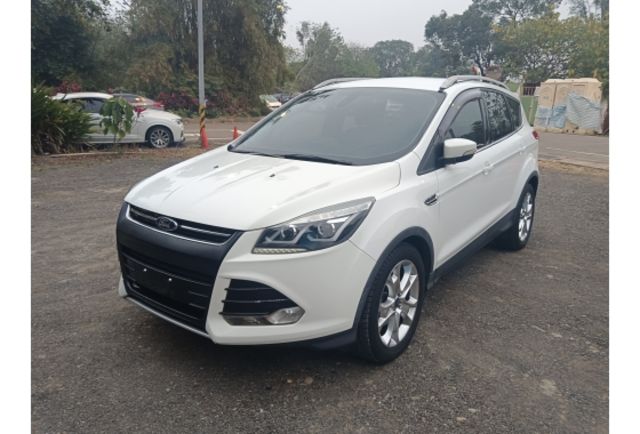 FORD KUGA 2014年1600cc  第2張相片