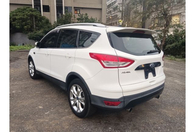 FORD KUGA 2014年1600cc  第3張相片