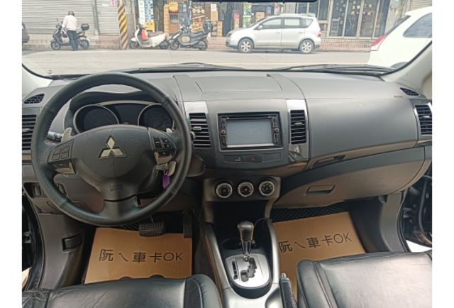 MITSUBISHI OUTLANDER 2012年2400cc  第8張相片