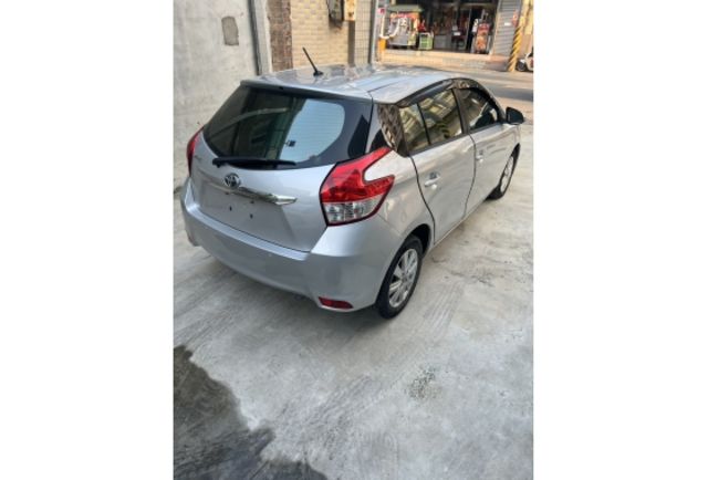 TOYOTA YARIS 2015年1500cc  第3張相片