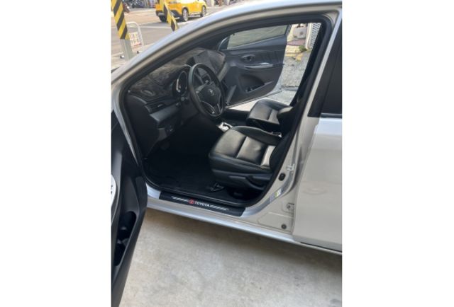 TOYOTA YARIS 2015年1500cc  第5張相片